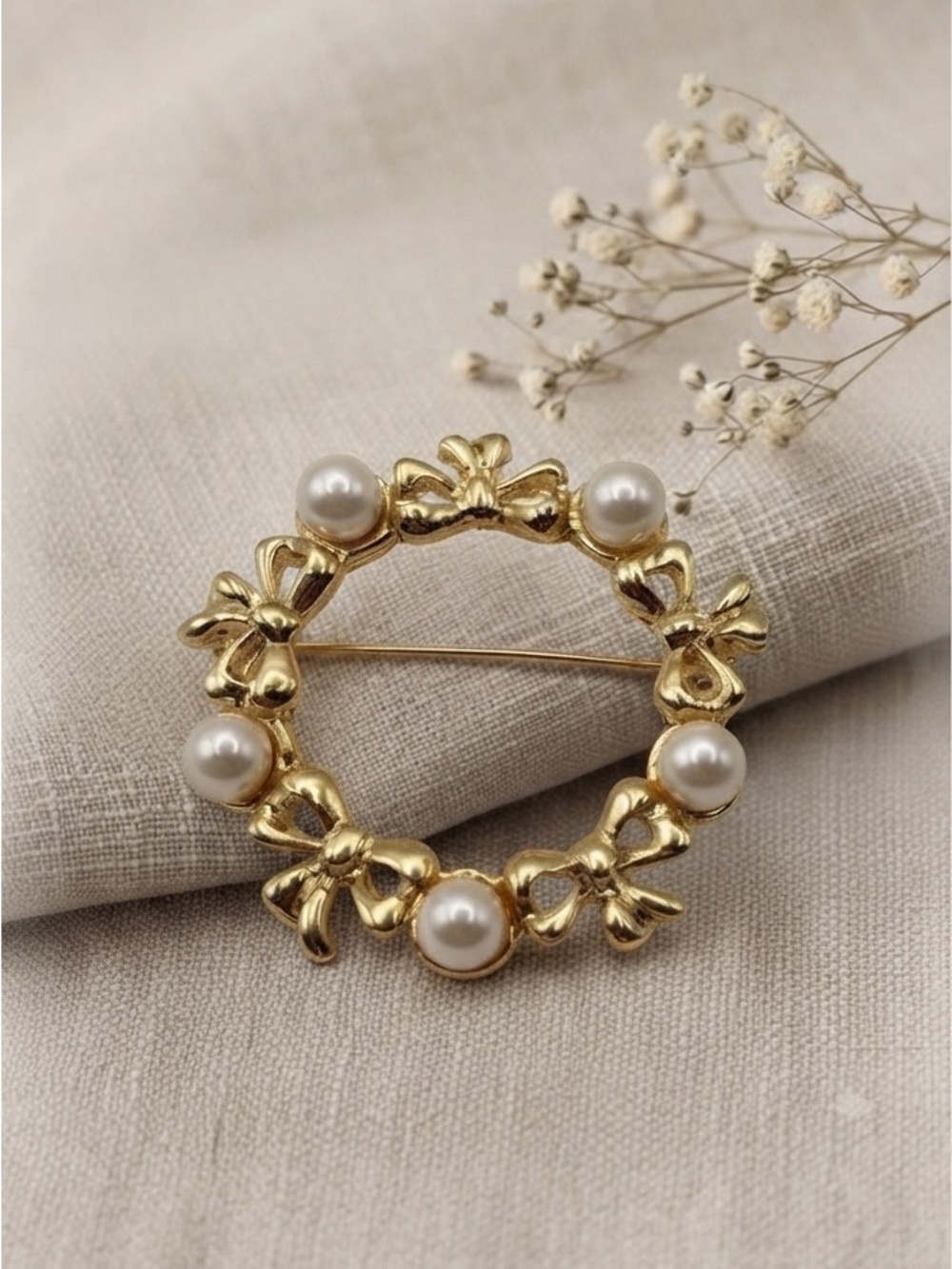 Vintage Gold Tone Pearl Bow Wreath Brooch ✨ Coquette Aesthetic